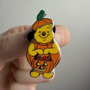 Winnie the Pooh Pumpkin Pin